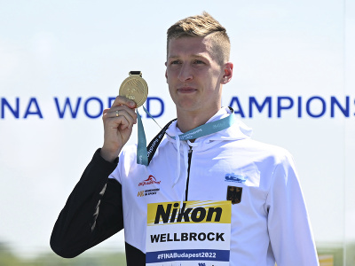 Zlatú medailu v diaľkovom plávaní získal Nemec Florian Wellbrock