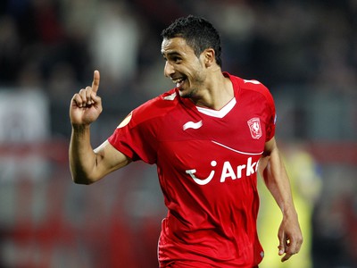 Nacer Chadli sa teší z gólu