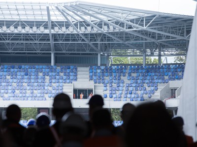Stavenisko Národného futbalového štadióna(NFŠ) v Bratislave počas kontrolného dňa za účasti predsedu vlády SR. Bratislava,