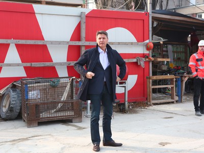 Primátor Bratislavy Ivo Nesrovnal na kontrolnom dni výstavby Národného futbalového štadióna
