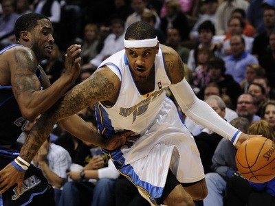 Carmelo Anthony obchádza Wesleyho