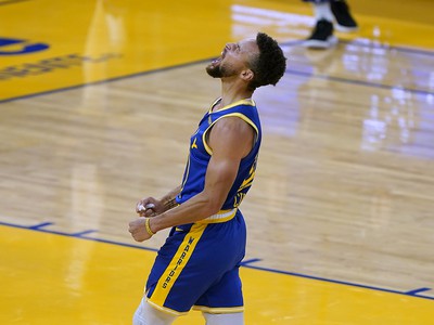 Stephen Curry opäť hrdinom Golden State Warriors