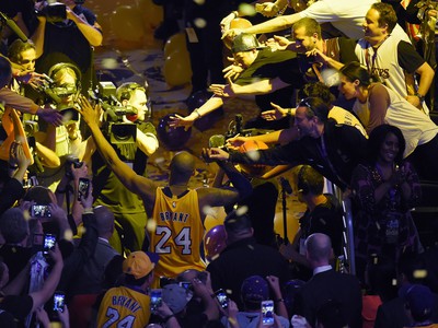 Legendárny Kobe Bryant sa po 20 sezónach rozhodol ukončiť kariéru v NBA