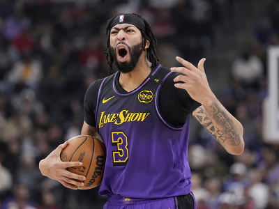 Pivot Lakers Anthony Davis