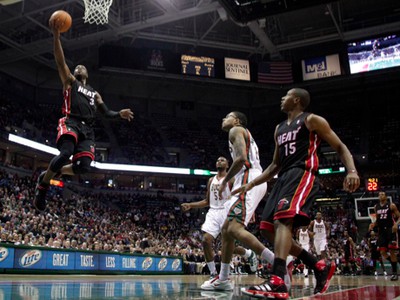 Dwyane Wade zaznamenal 25