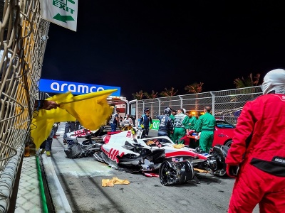 Nehoda Micka Schumachera prerušila kvalifikáciu na Veľkú cenu Saudskej Arábie F1