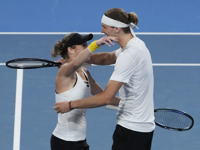 Nemeckí tenisti Alexander Zverev a Laura Siegemundová