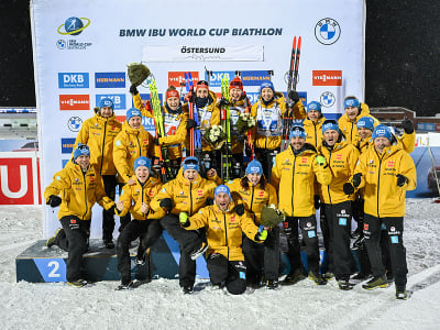 Na snímke nemecké biatlonistky obsadili tretie miesto v štafete na 4x6 km na Svetovom pohári vo švédskom Östersunde 29. novembra 2023.