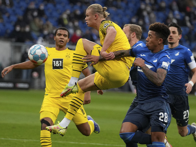Erling Haaland dal proti Hoffenheimu gól, ale zápas kvôli zraneniu nedohral