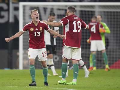 Hráči Maďarska oslavujú triumf