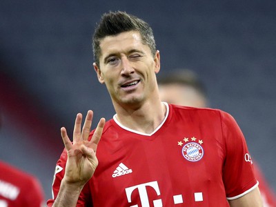 Robert Lewandowski zariadil triumf Bayernu štyrmi gólmi