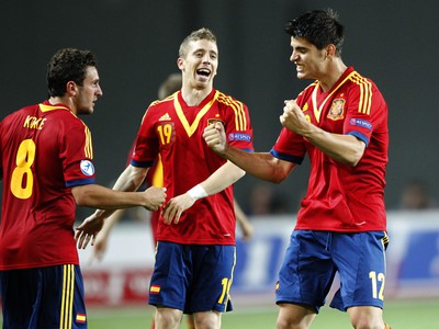 Álvaro Morata, Koke a Iker Muniain oslavujú víťazný gól Španielov