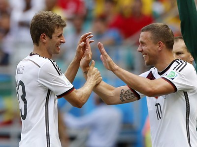 Thomas Müller a Lukas Podolski, 