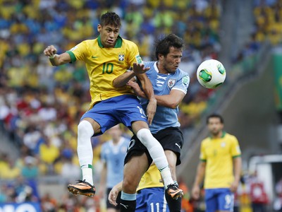 Neymar a Álvaro González
