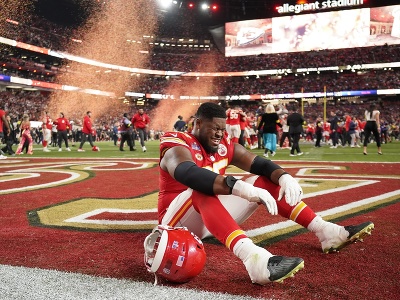 Trey Smith (Kansas City) a jeho slzy šťastia po výhre vo finále Super Bowl