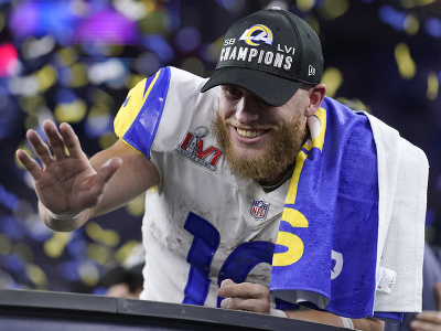 Hráči Los Angeles Rams triumfovali v Super Bowle LVI