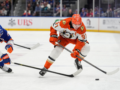 Leo Carlsson, útočník Anaheimu Ducks