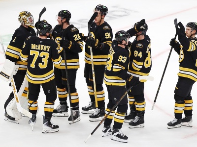 Spokojní hráči Bostonu Bruins po výhre