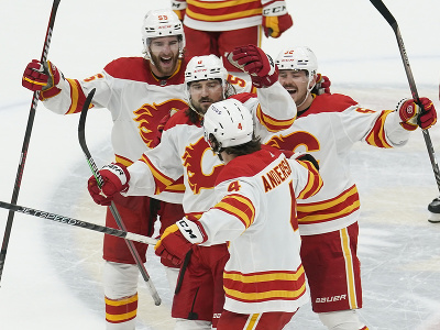 Hokejisti Calgary Flames sa tešia z gólu