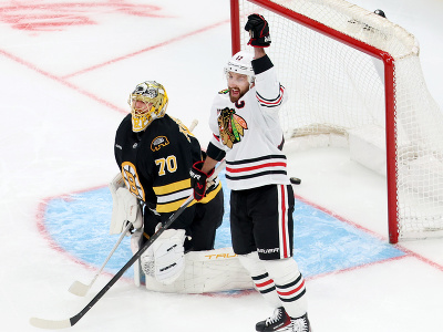 Nick Foligno oslavuje gól