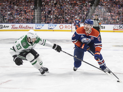 Wyatt Johnston a Connor McDavid