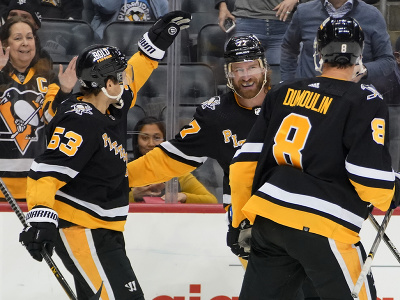 Hokejisti Pittsburghu Penguins sa tešia z gólu