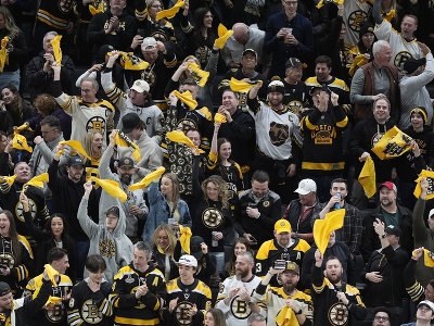 Radujúci sa fanúšikovia Bostonu Bruins