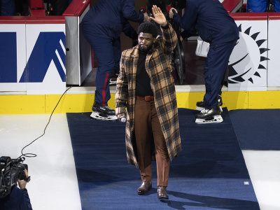 Bývalý hráč Montrealu P. K. Subban počas ceremoniálu pred zápasom Montreal - Nashville
