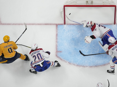 Útočník Montrealu Canadiens Juraj Slafkovský počas zápasu na ľade Nashville Predators