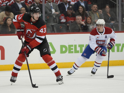 Luke Hughes a Brendan Gallagher