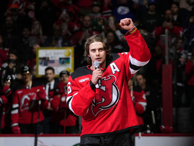 Hrdina reprezentácie USA Jack Hughes obdržal od fanúšikov obrovský potlesk