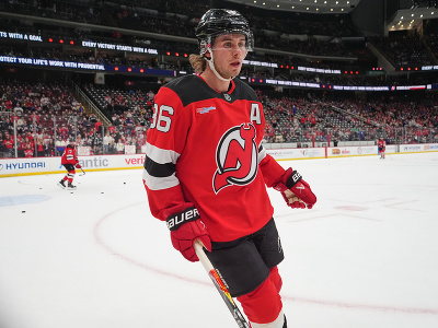 Hrdina reprezentácie USA Jack Hughes obdržal od fanúšikov obrovský potlesk