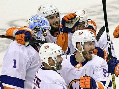 New York Islanders oslavuje víťazstvo