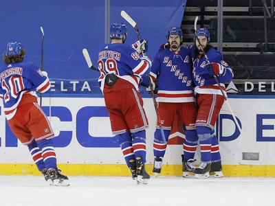 Oslavy hokejistov NY Rangers po góle
