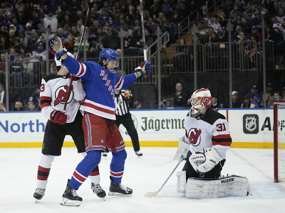 Hokejista New Yorku Rangers Matt Rempe sa raduje z gólu