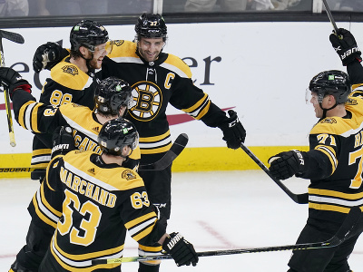 Hokejisti Bostonu Bruins sa tešia z gólu