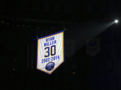 Buffalo Sabres vyradili dres legendárneho brankára Ryana Millera