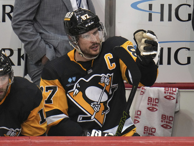 Sklamaný Sydney Crosby na lavičke Pittsburghu