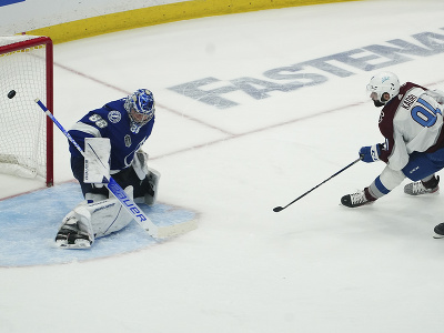 Víťazný gól Nazema Kadriho vo štvrtom finále NHL