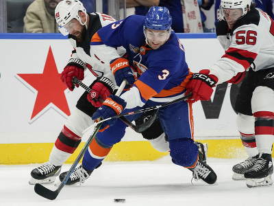 Útočník New Jersey Devils Tomáš Tatar počas zápasu s NY Islanders