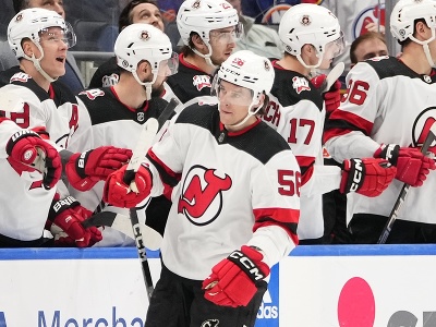Hokejisti New Jersey Devils, na striedačke slovenský útočník Tomáš Tatar