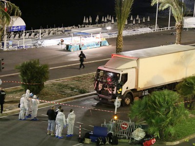 Teroristický útok v Nice si vyžiadal 84 obetí