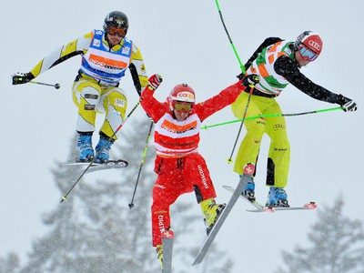 Nick Zoricic (prvý zľava)