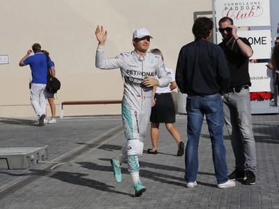 Nico Rosberg si v Abú Zabí vybojoval pole position