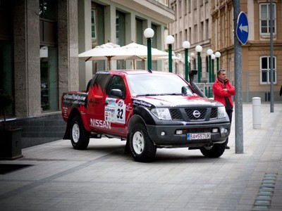 Nissan Navara, s ktorým má Raid Adventure Team ambície zúčastniť sa na Rely Dakar 2011