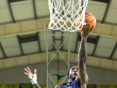 Na snímke Jordan Lamont Jones (Nitra)