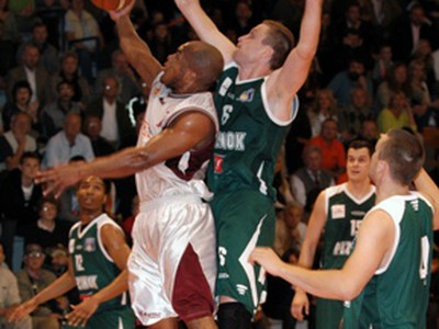 Eugene Lawrence a Peter