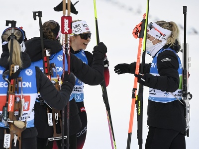 Štafetu žien vo fínskom Kontiolahti ovládli nórske biatlonistky.