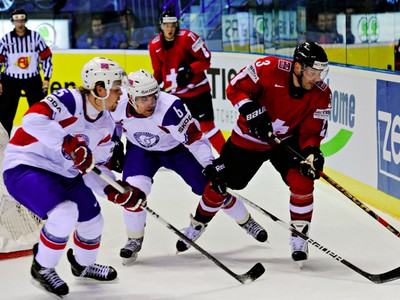Erikki Koivu a Jonas Holos z Nórska a Julien Vauclair zo Švajčiarska