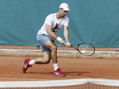 Novak Djokovič počas tréningu v Ženeve